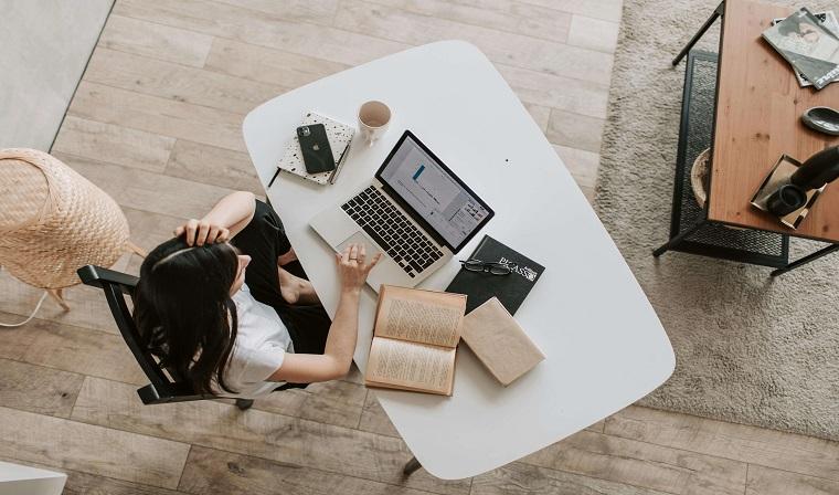Bí quyết giữ ‍chân khách hàng và phát triển sự nghiệp freelancer‍ từ những dự⁣ án ‍đầu tiên