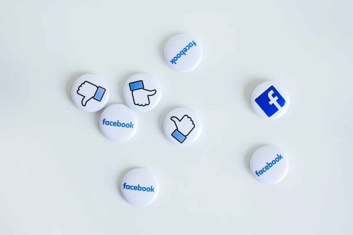 Phân tích bảng giá mua Like Fanpage và các gói dịch vụ phổ biến trên thị trường