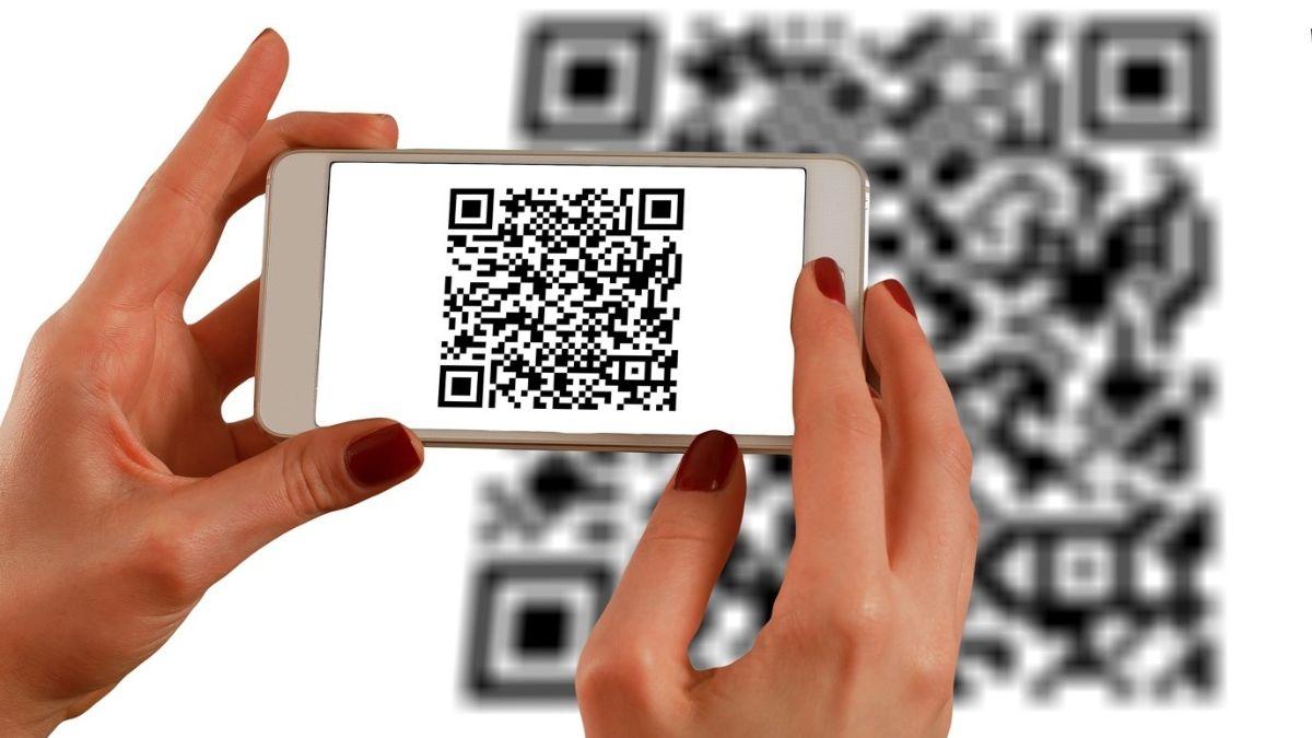 Phân tích các lợi ích và thách thức khi sử dụng QR Code trong môi trường fintech hiện đại