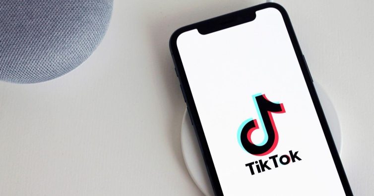 Mua bán kênh TikTok livestream – Acc TikTok view cao