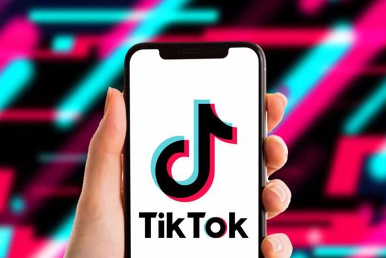 Cách tạo dấu tích xanh trên TikTok và so sánh với Facebook