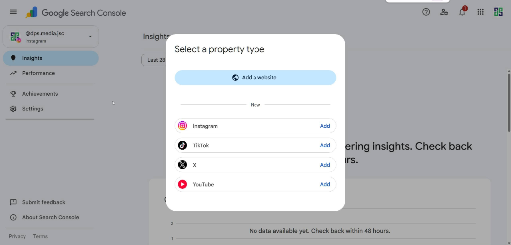 Cửa sổ chọn loại tài sản thêm kênh social vào Google Search Console
